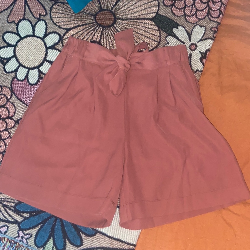 Lulu lemon flowy shorts